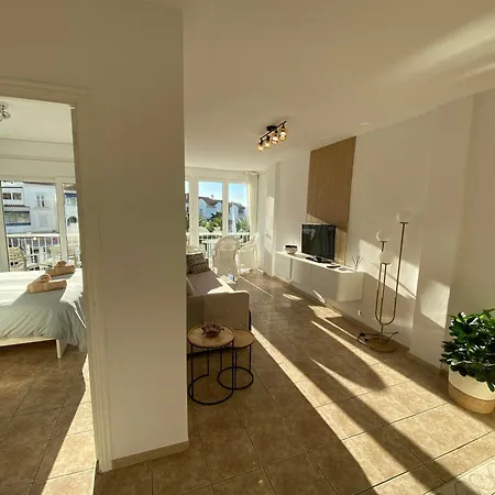 Delfin Apartment *