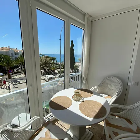 Delfin Apartment *